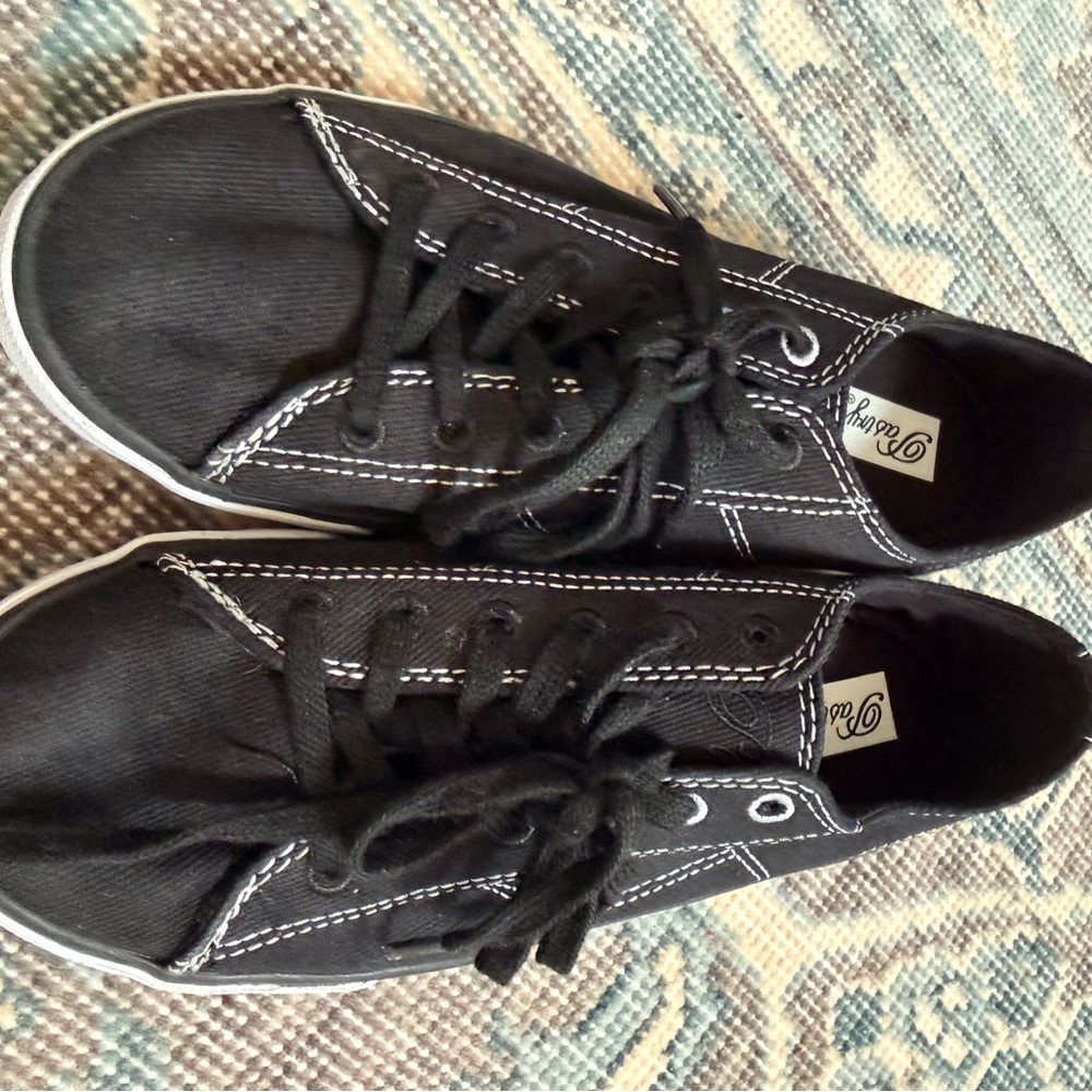 NWOT-girls dance hip hop shoes
